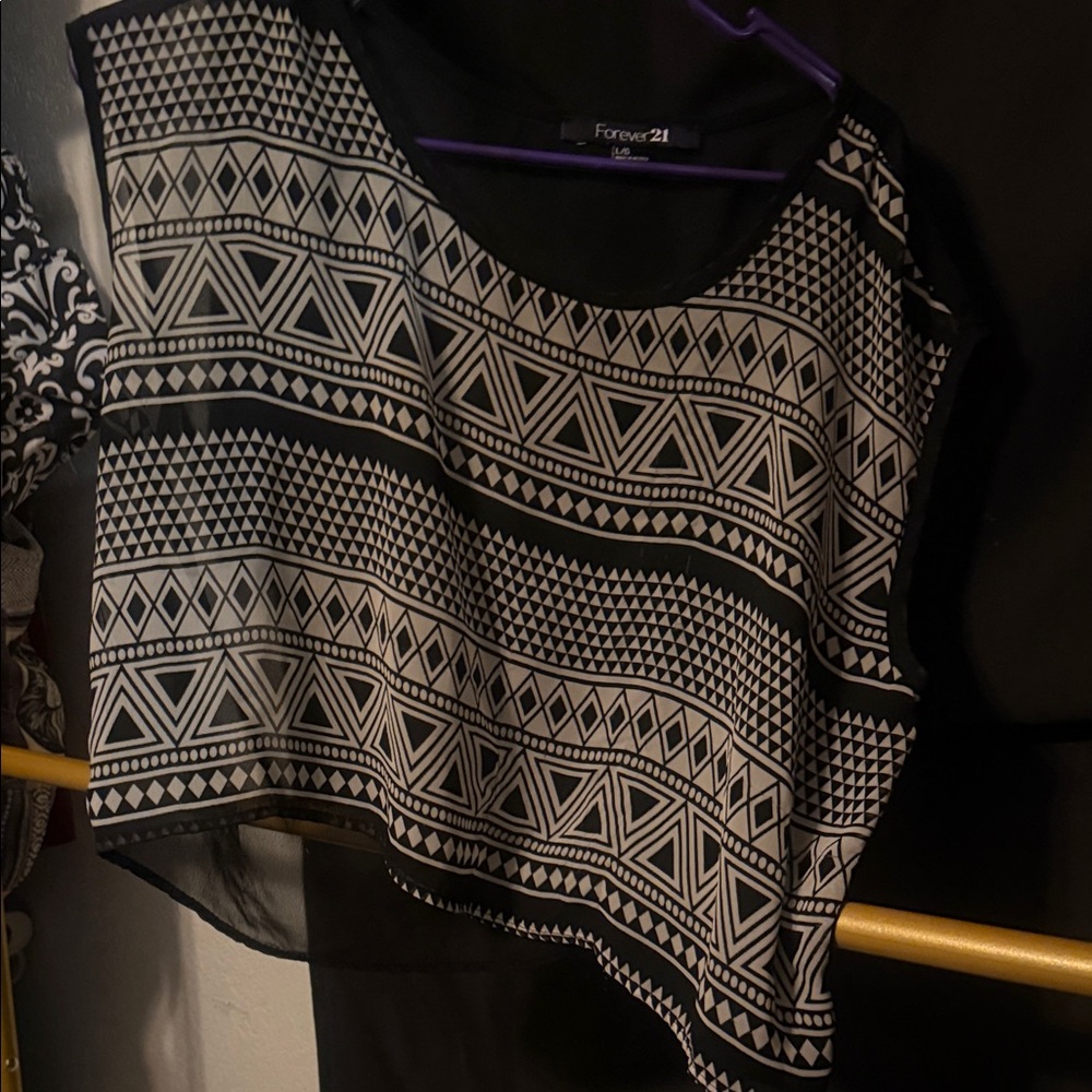 Forever 21 Black and White Patterned Crop Top